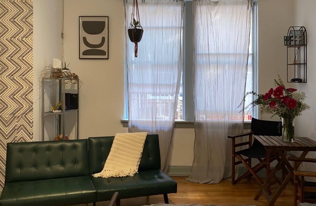 Vintage cozy studio stay in the Heart of LA