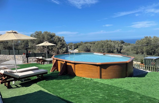 Violetta - Nature's Palace with private pool & view