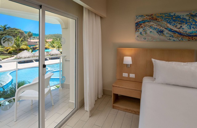 VIP Tropical Jr. Suite @ Lifestyle Holidays, Mandatory All-Inclusive Fee Extra