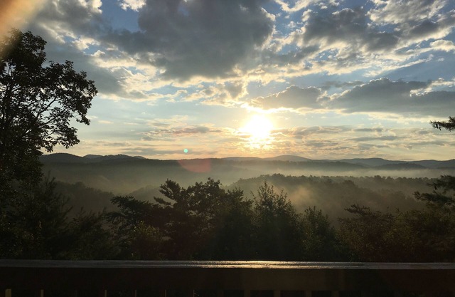Vista Greystone Lodge-3/3.5 and most awesome view! Streaming tvs Wifi! Private!