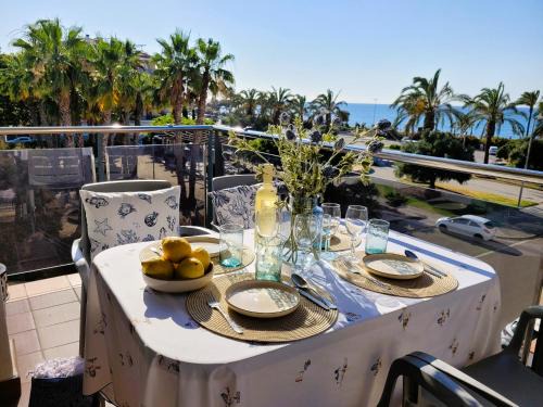 VistaMar Beautiful Apartment with Amazing Sea View, Pineda de Mar