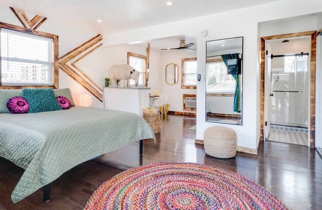 VOTED "HAPPIEST" & "MOST JOYFUL" Nash Condo + Pool