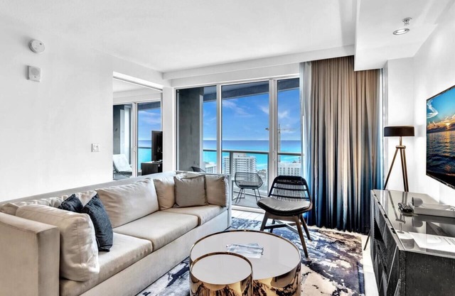 W Oceanfront Penthouse Suite, Amazing Views