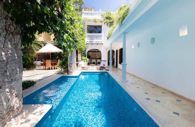 w* | Vibrant House 5BR w/Pool n AC in Cartagena