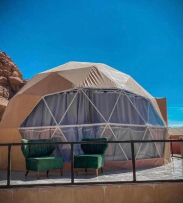 WADi RUM BUBBLES CAMP