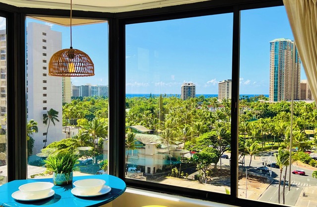 Waikiki Beach Designer Studio with Amazing Views
