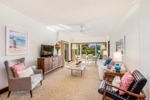 Waipouli Beach Resort Extra Large Unit! Luxurious Decor! Sleeps up to 8*
