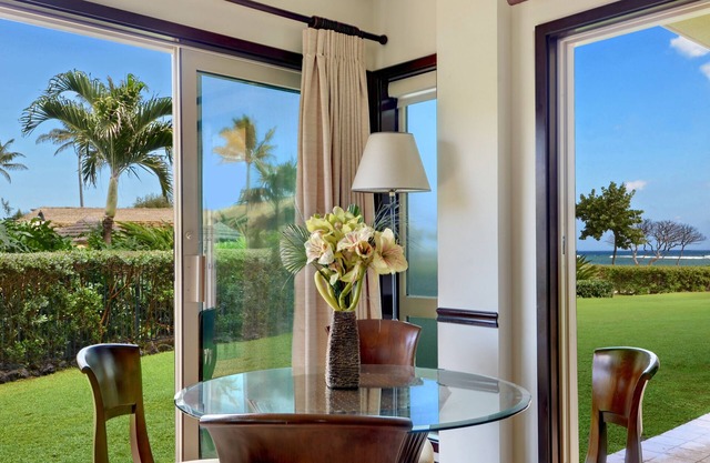 Waipouli Beach Resort & Spa Ocean & Pool Ground Floor in H Building! Sleeps 8