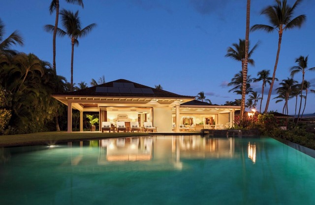 Waiulu Tropical Sanctuary ~ Hualalai ~ Infinity Pool ~ Personal concierge