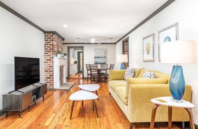 Waldburg Garden | Pet Friendly, Historic Savannah!