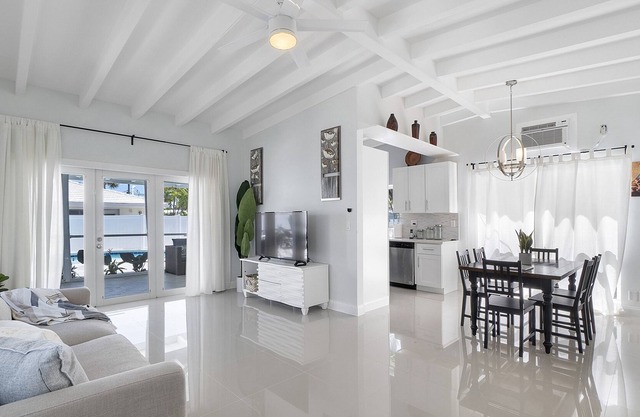 Walk 2 Beach~Seashell Room~Pool~Firepit