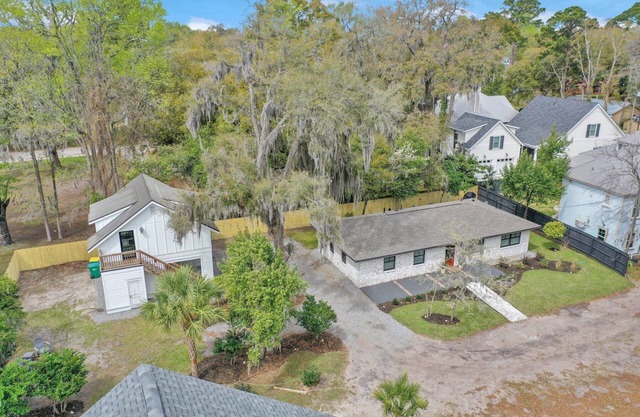 Walk into Bluffton/BOHO Home & Carriage House-HA
