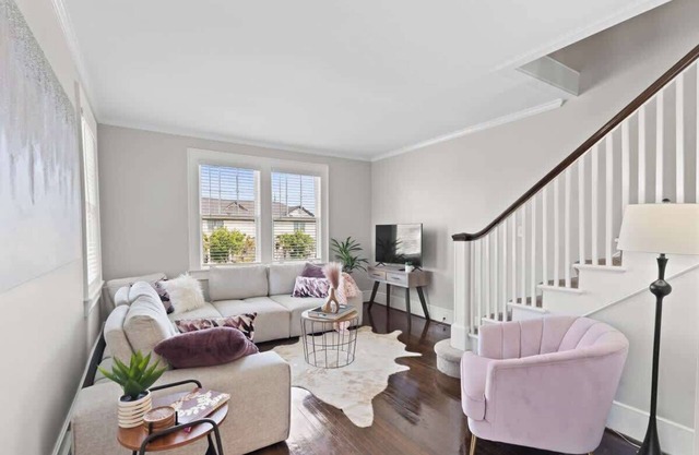 Walk To 5 Points, King Bed, 3 TVs, Outdoor Patio