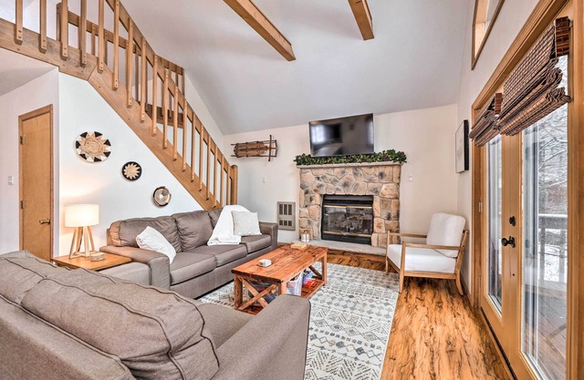 Walk to Arrowhead Lake: Cabin w/Private Hot Tub!