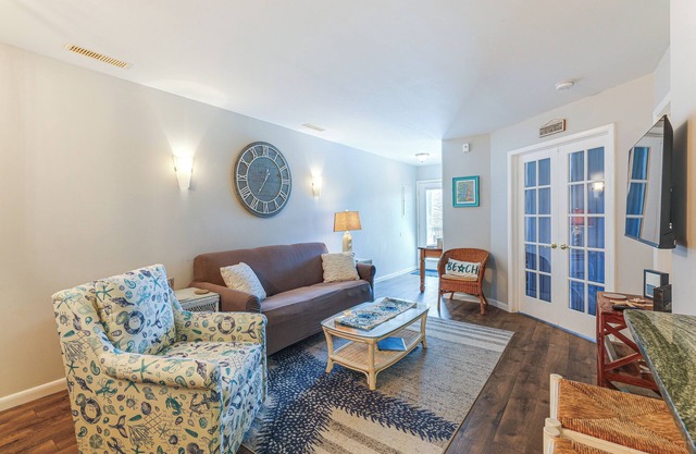 Walk to Beach: Newly Remodeled Condo in Ocean City