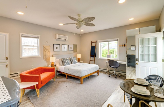 Walk to Beach + Restaurants: Somers Point Studio
