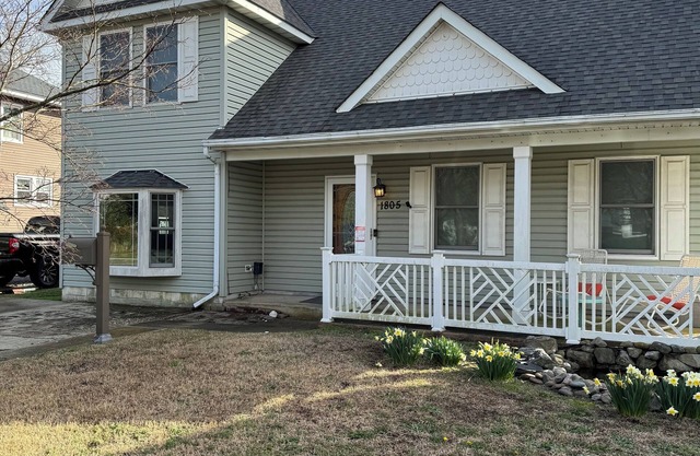 Walk to Beach! Spacious 4-bedroom house in charming Norfolk-this home has it ALL