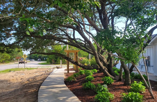 Walk to Corolla Village and the Beach!
