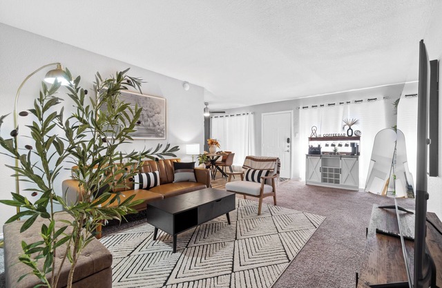 🏈⚾ Walk to games, chill in style—your fan HQ awaits! 2 br Professional designed!