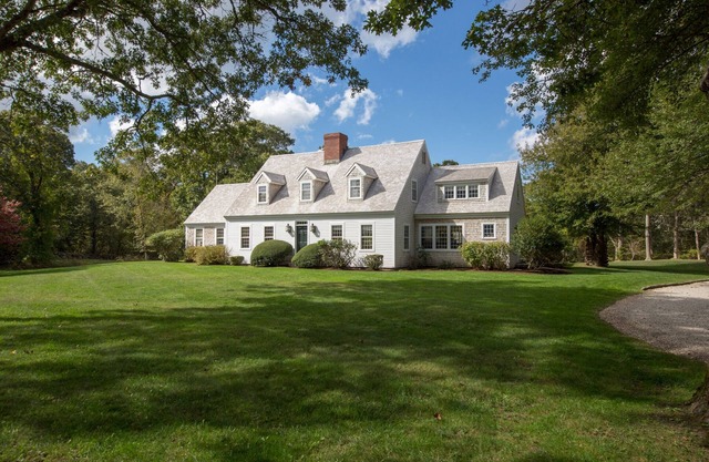 Walk to Lambert's Cove Beach. Pastoral setting. Elegant farmhouse & guest house.