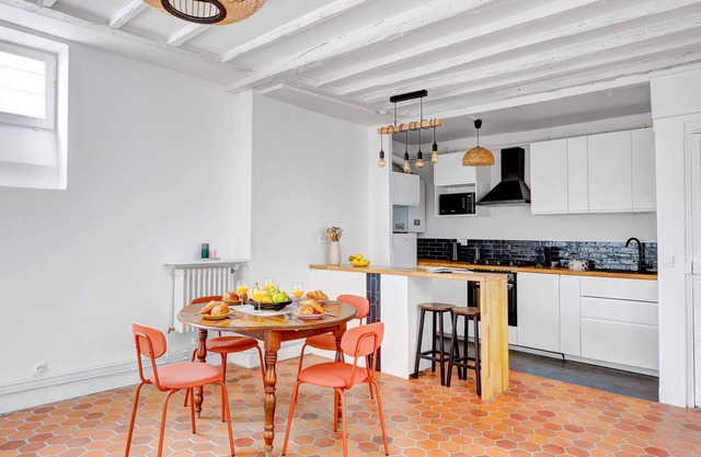 Walk to Le Marais - Sleeps 4
