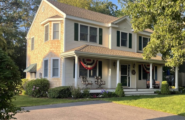 WALK TO MAYFLOWER BEACH! Luxury Colonial-Style Cape Cod Home with Central A/C