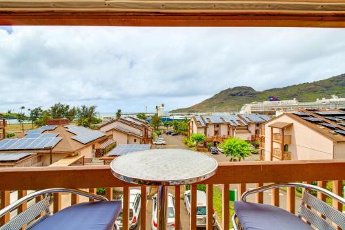 Walk to Nawiliwili Harbor Condo with Saltwater Pool