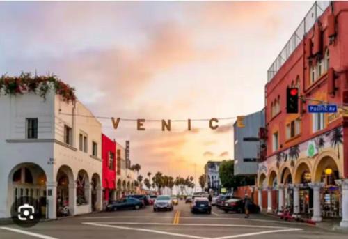 Walk to Santa Monica Beach Pier Boardwalk Venice