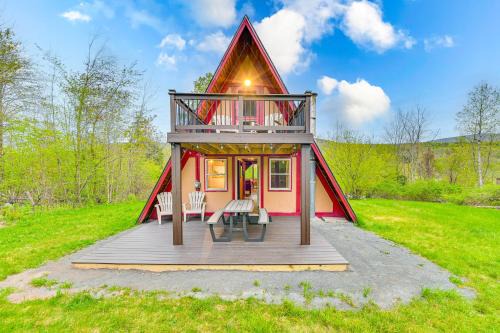 Walk to Ski Lift! Charming Hunter A-Frame
