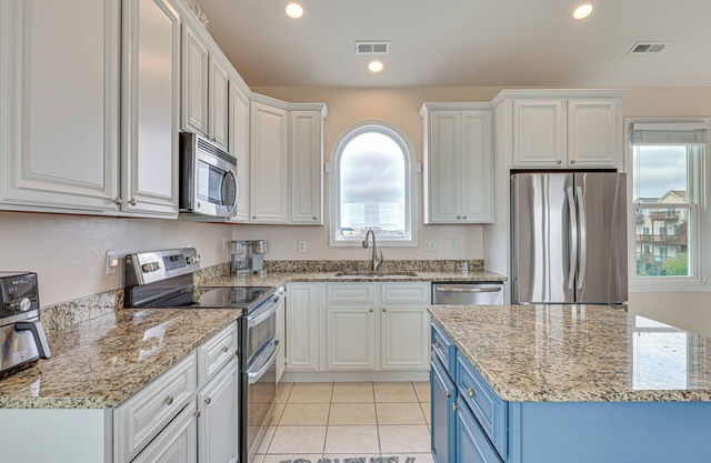 Walk to Surf City Beach: Ocean-view Home w/Decks!