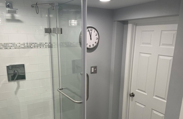 Walk to the commuter rail from this pet friendly one bedroom apartment