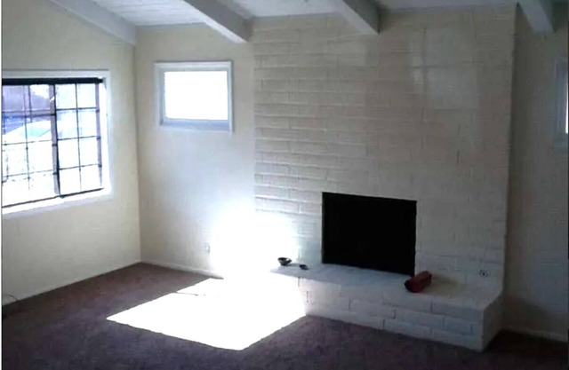 Walk to waves from lovely 3 bed 2 bath house