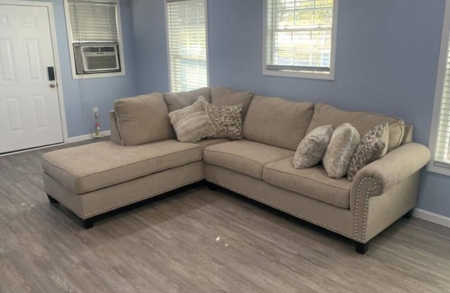 Walking distance to downtown Swansboro with a pool!
