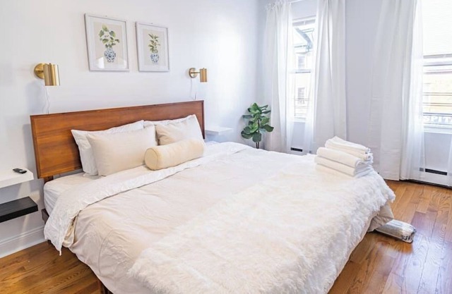 Walking Distance to Lincoln Park! Easy to NYC!