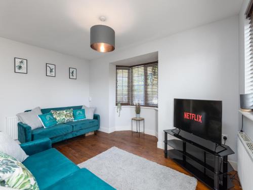 Warm 3 Bed House For 5- City Central - Free Parking