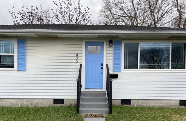 Warm and Cozy House 10 minutes from New Orleans. 30 day minimum stay.