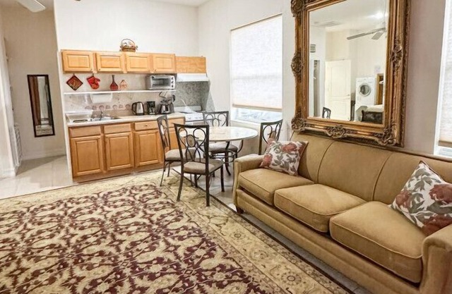 Warm Springs Studio #2 near Warm Mineral Springs & beach