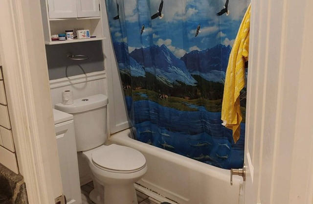 Washington Heights, Private basement room!