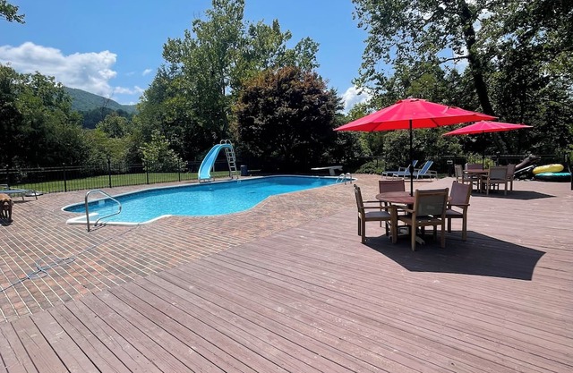 Watauga River Riverfront Paradise On Upper End Of River 8+ Acre Private Estate