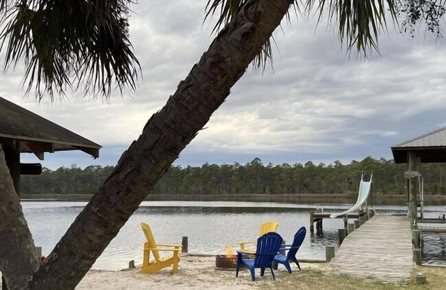 Watch Dolphins on your own Private Beach! Renovated! Boat Launch Extremely Close