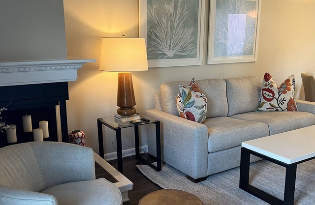 Water Front Luxury 2 Bedroom Condo on Canal - modern design & fabulous view!