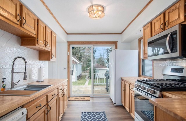 Water's Edge Getaway, The Perfect Homebase For Your Next Beach Vacation