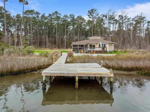 Water's Edge Retreat home