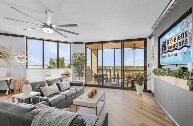 Water Views, Shopping, Dining and More! - Condo Sea Renity- Roelens Vacations