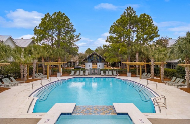WATERCOLOR ACROSS FROM POOL! 4/4 SLEEPS 10! 6 SEATER GOLF CART!