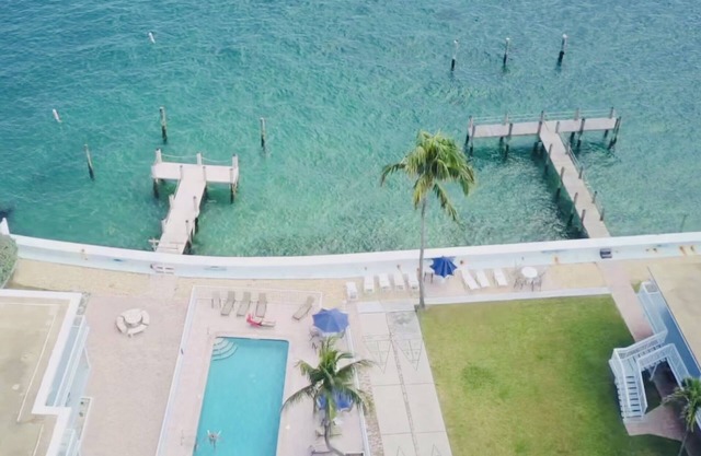 Waterfront 1BR at Hillsboro Inlet-walk to the beach, pool, & lighthouse view