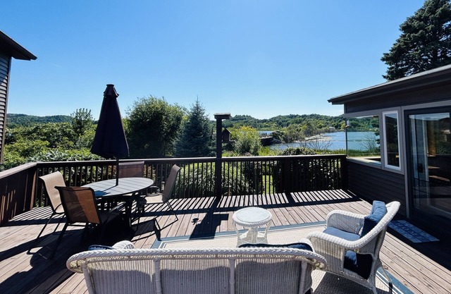 Waterfront 2 for 1 House & Cabin on Betsie Bay/Bike Trail With Kayaks/Canoes!