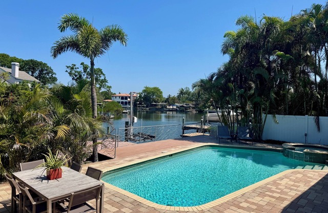 Waterfront 3/2 Pool home on Davis Islands