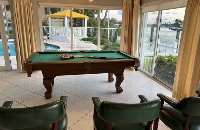Waterfront-4BR+3B Intercoastal,Pool,Dock,Beach,parking