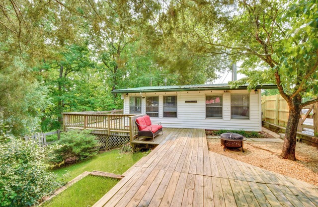 Waterfront Cabin w/Private Dock on Lake Hartwell!